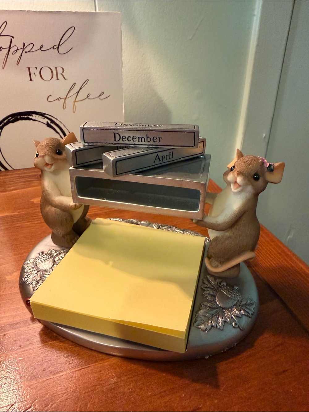 Whimsical Mouse Desk Note Holder with Calendar Tiles - Brown